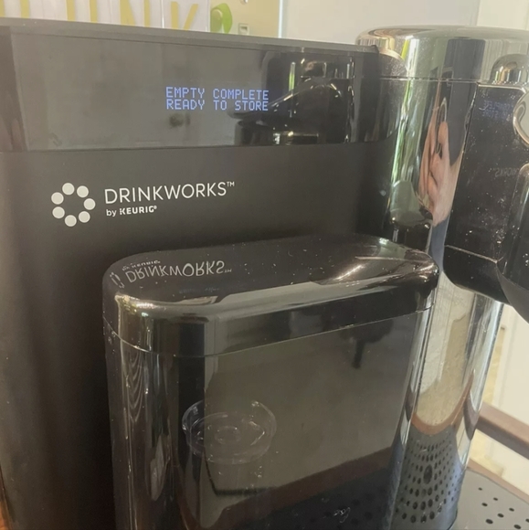 Working Drinkworks Home Bar by Keurig - Discontinued Model - Picture 3 of 11